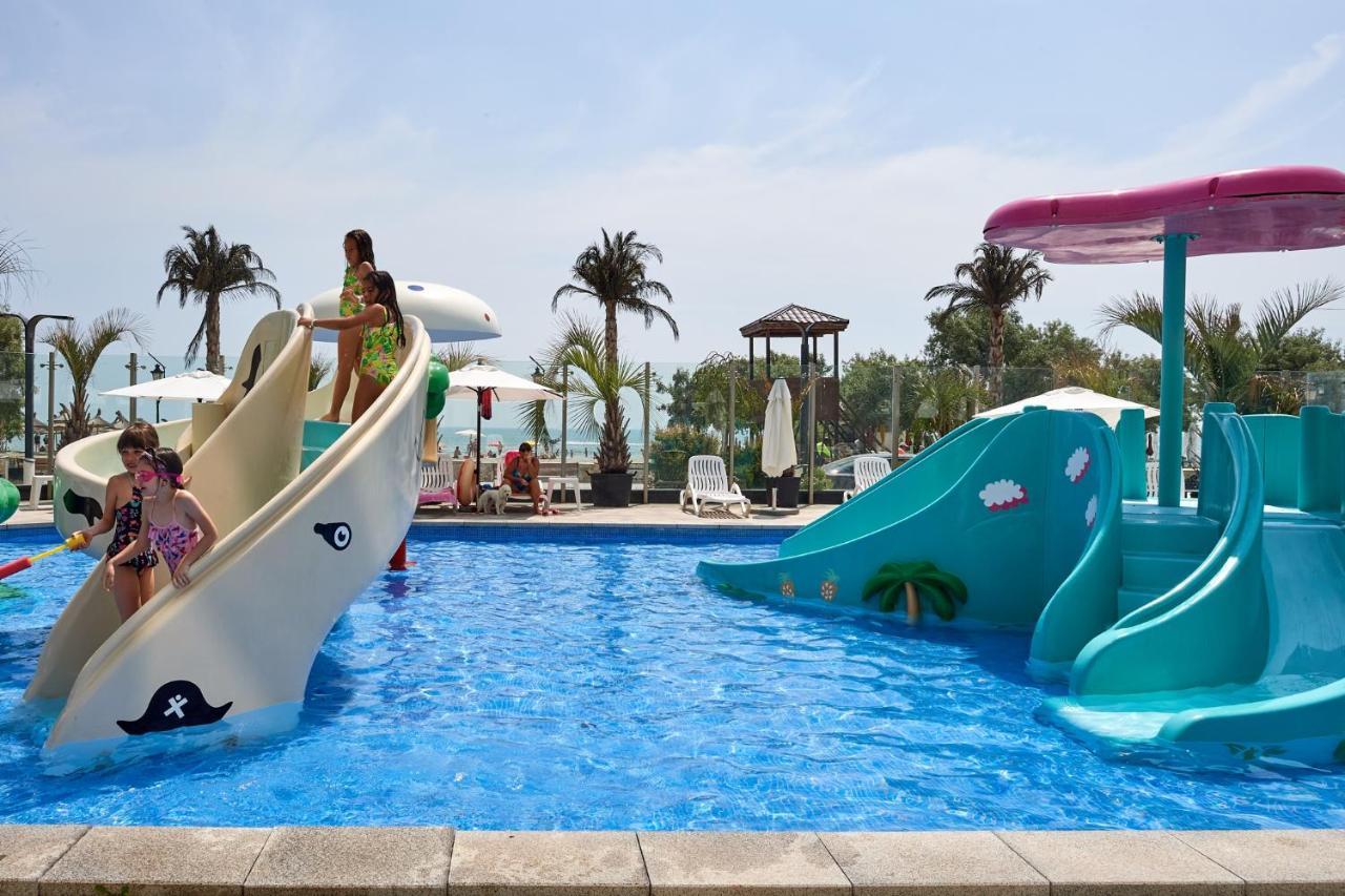 Dava Aparthotel Pool & Spa Mamaia Nord Неводарі Екстер'єр фото