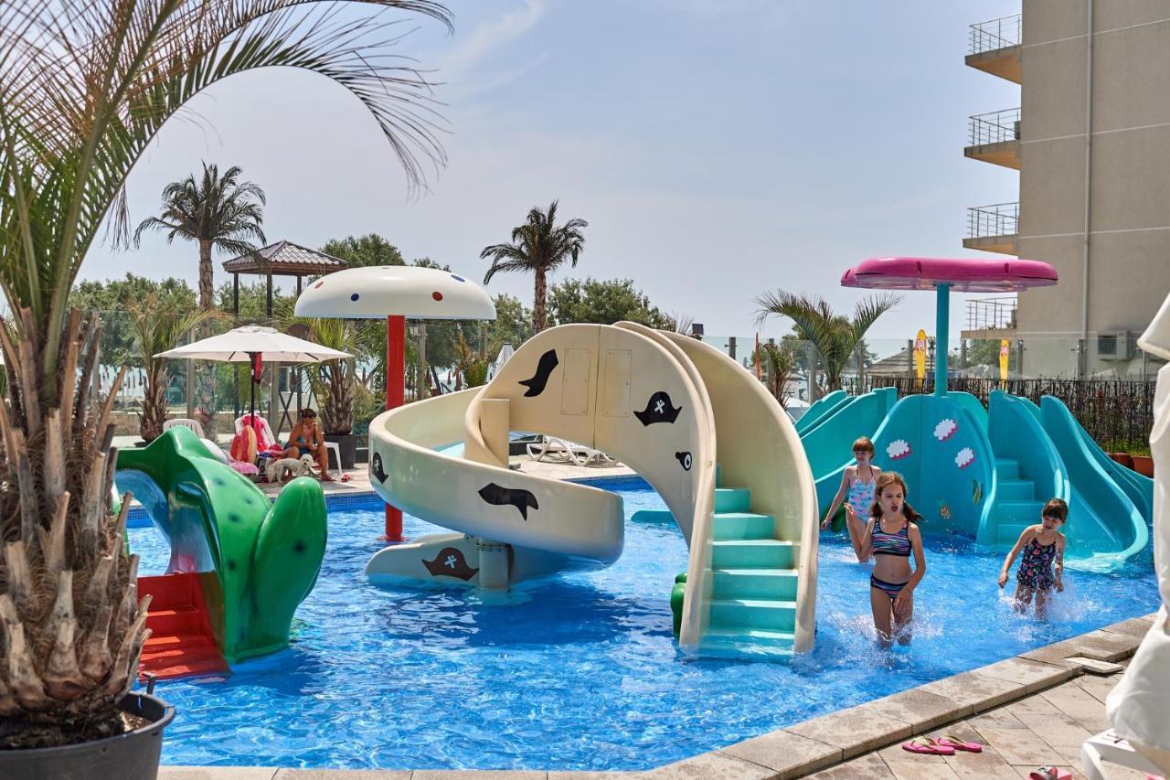 Dava Aparthotel Pool & Spa Mamaia Nord Неводарі Екстер'єр фото
